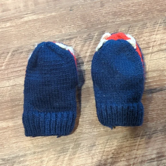 Toddler dragon mittens - Picture 3 of 4